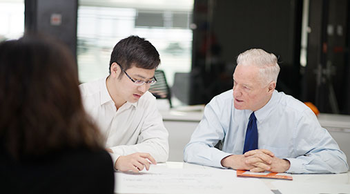 定期开展内部抽查、自查、风险评估和合规审计，评价合规风险控制措施的有效性，持续优化合规管理体系。 